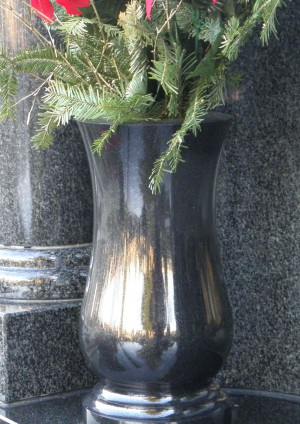Váza černá